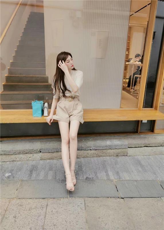 文艺画师，气质女神